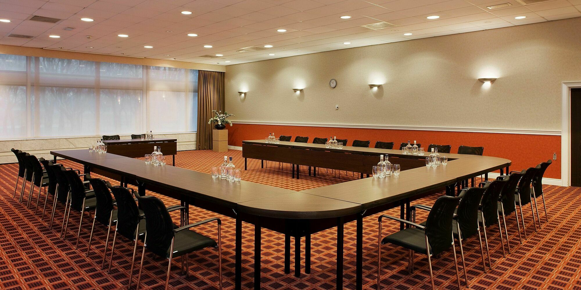 Holiday Inn Амстердам Бизнес фото